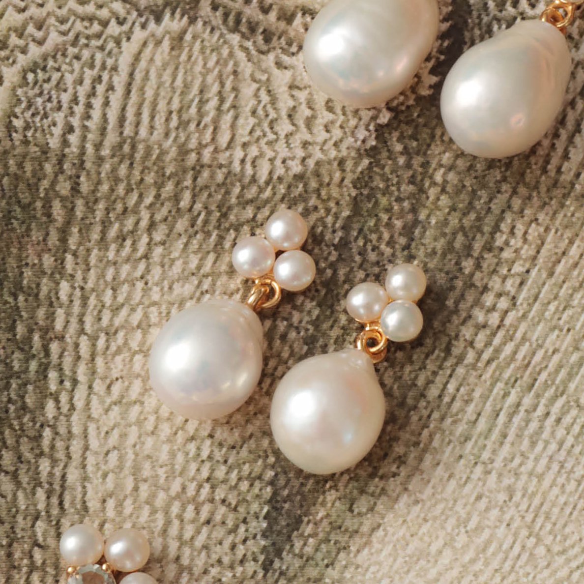 Coraline ear studs(パール):ピアス/ペア販売