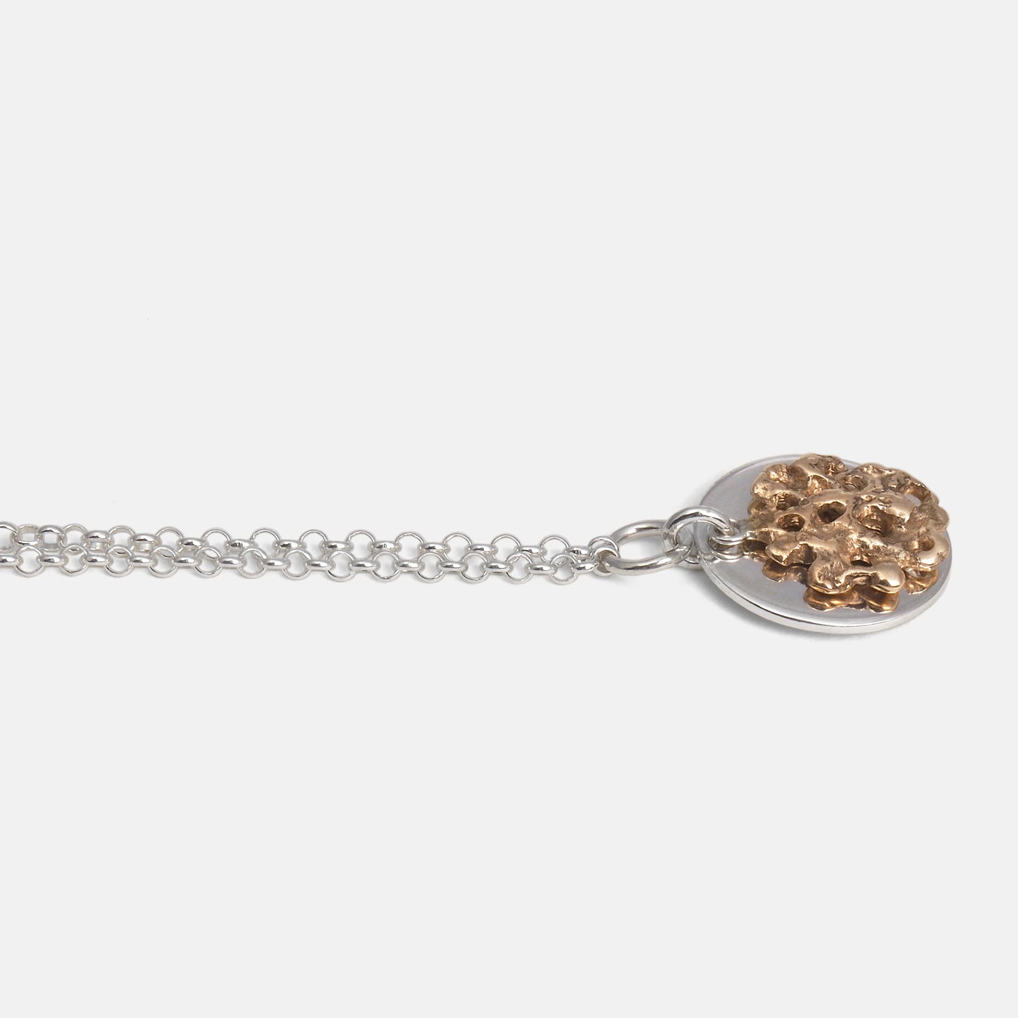 Iris Necklace：ネックレス