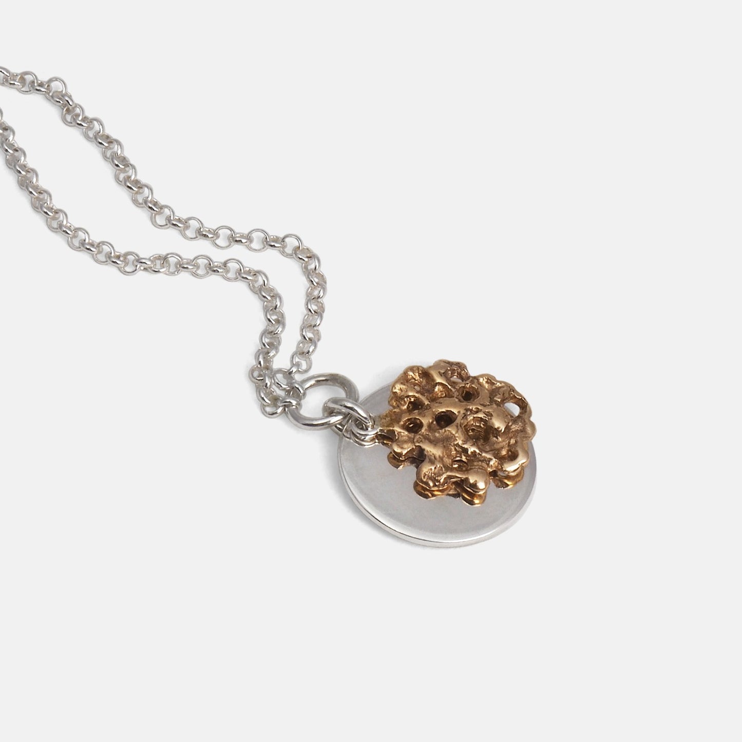 Iris Necklace：ネックレス